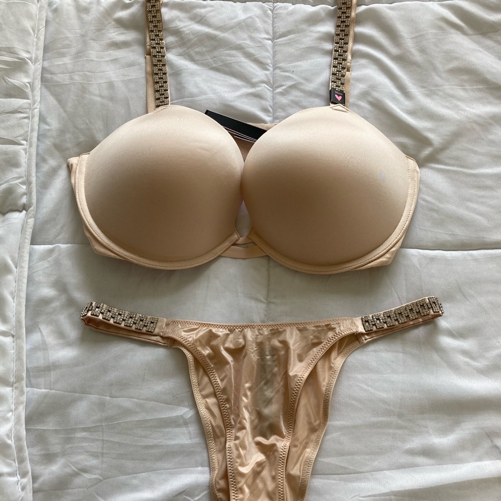 New Victoria’s Secret Bra and Panty Set